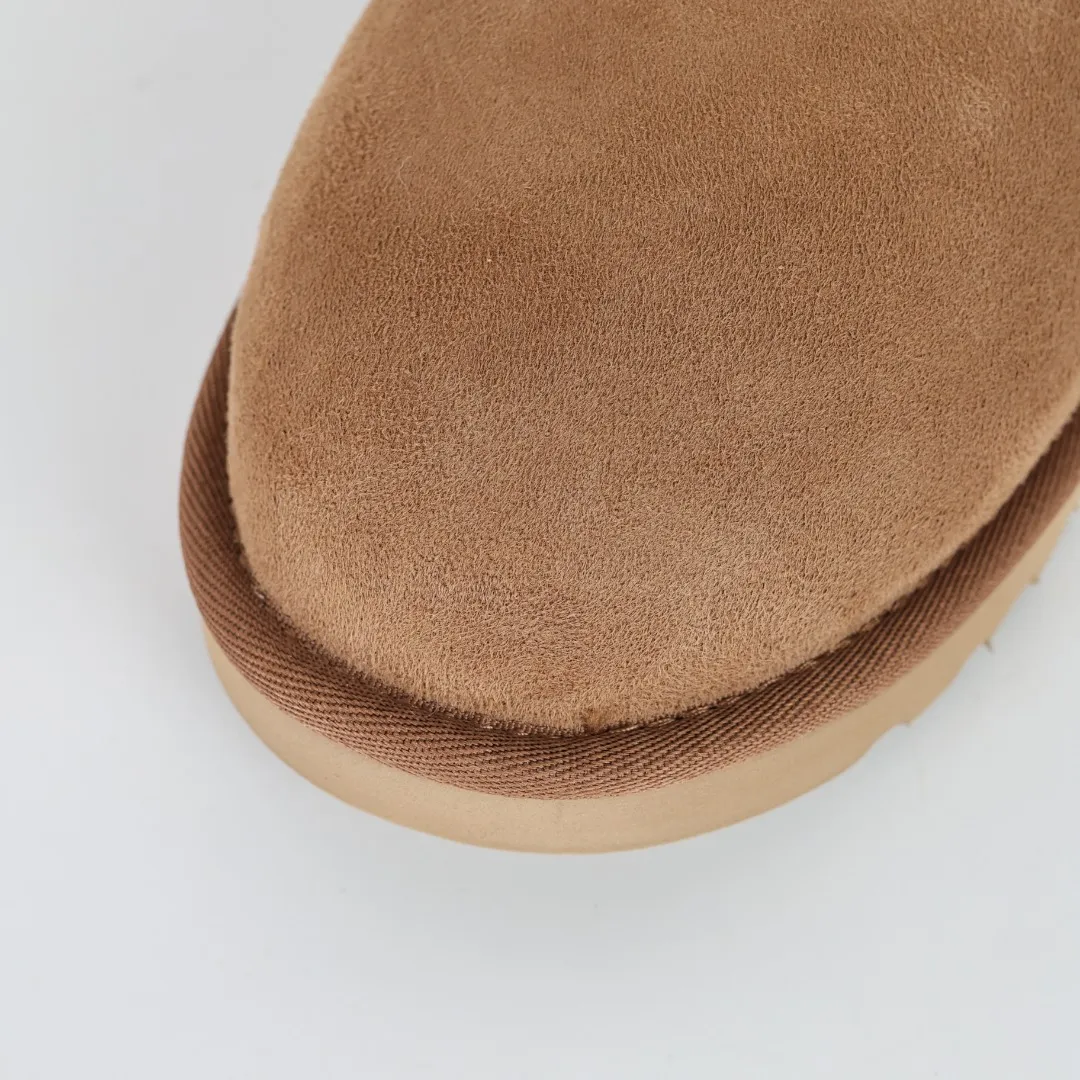 Pick up locally 💰540 Core recommendation Good price Cashmere insoles are a very suitable choice for keeping warm in winter and at home. In the new year, uug launched a series of styles, which are partial to the preferences of young consumers and have also moved to the forefront of fashion trends. Shoe body material Water-repellent coated suede upper 17mm UGGPURE™ implanted wool insole Lightweight non-slip comfortable rubber outsole With brand LOGO Trademark Comes with a full set of packaging Size: 35 36 37 38 39 40 41 42 43 44
